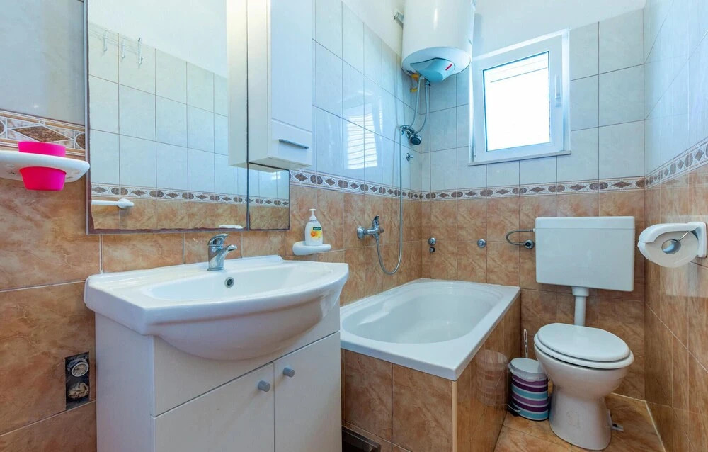 Awesome Home in Sevid With 5 Bedrooms