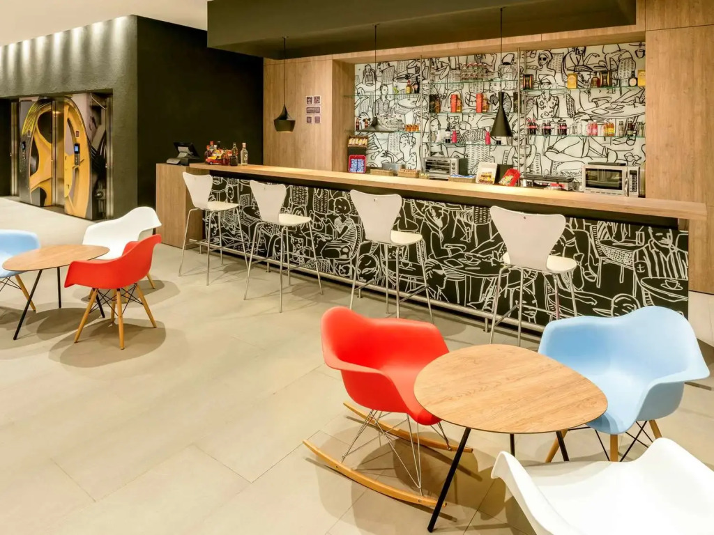 Hotel Ibis Cali Granada
