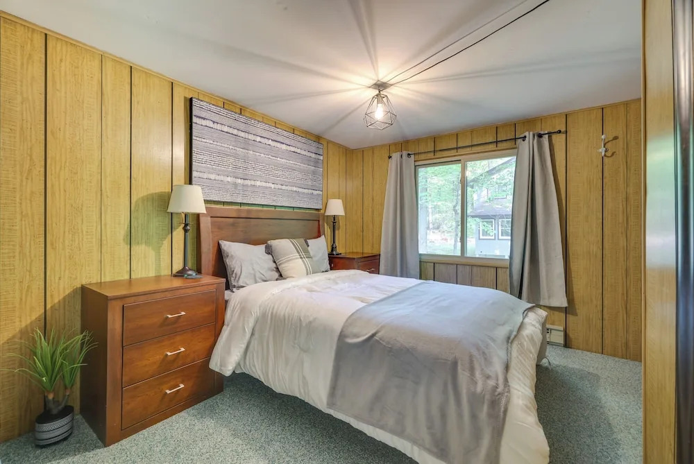 1 Block to Lake: Poconos Getaway w/ Fire Pit