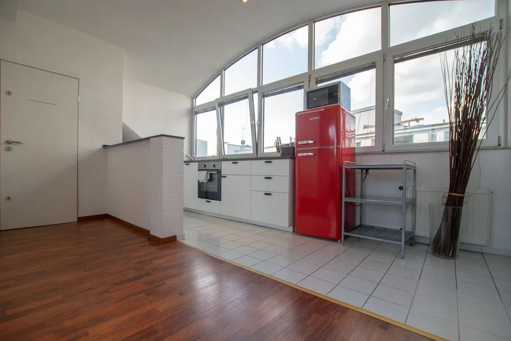 Sunny Penthouse In City Center