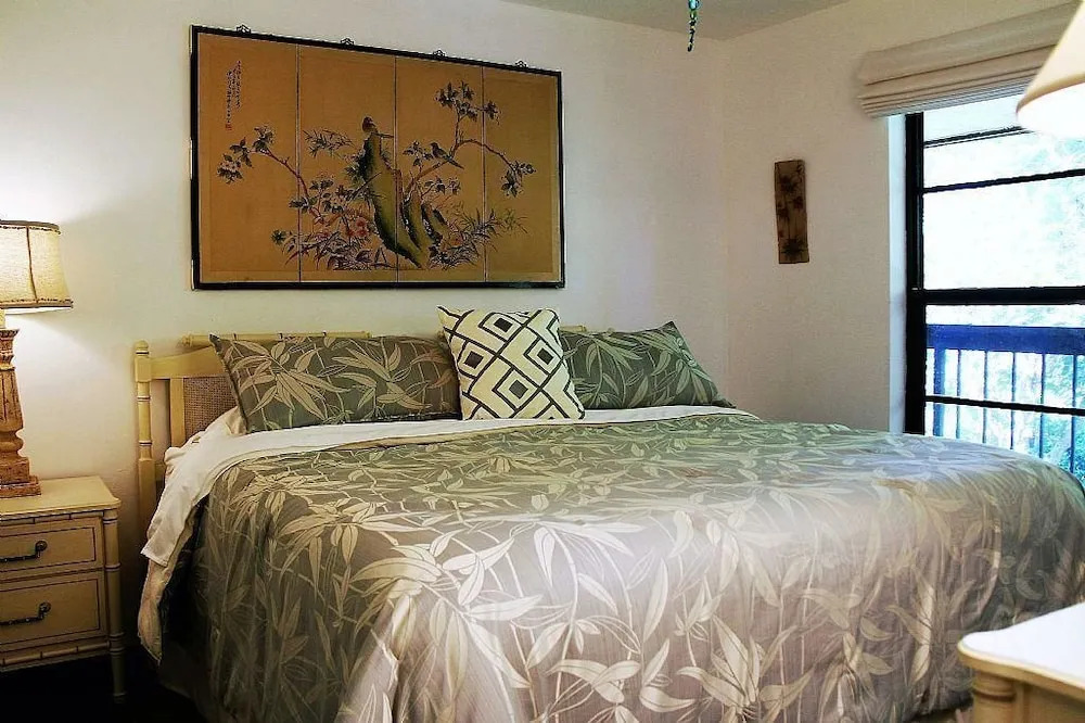 Greenbrier St Condo
