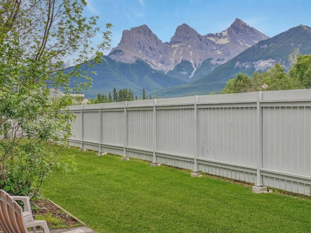 The Norquay, Pet-Friendly 2 Bed with Mtn View