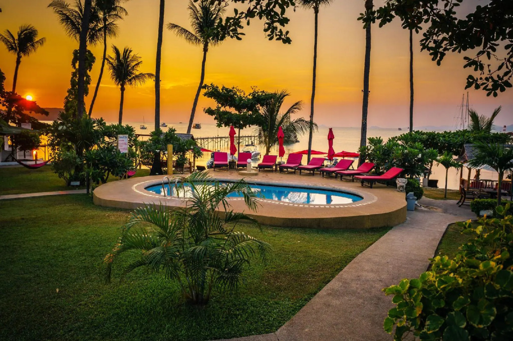 Bangrak Samui Beach Resort