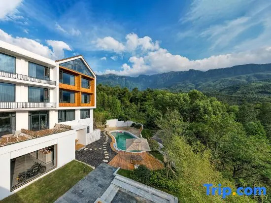 Wugong Mountain falls in love with Huaxi
