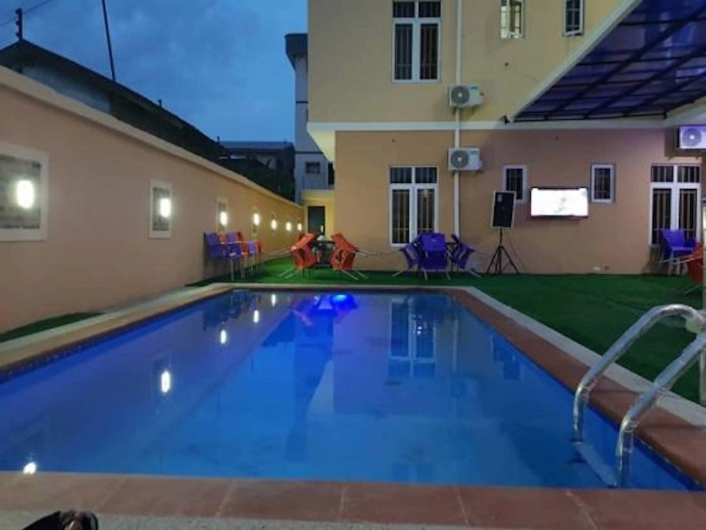 Bana Hotel & Suites