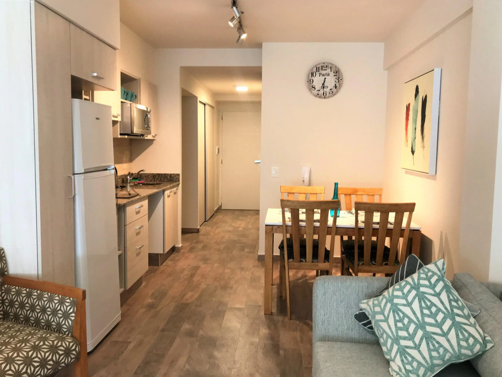 URBANA SUITES & STUDIOS 440