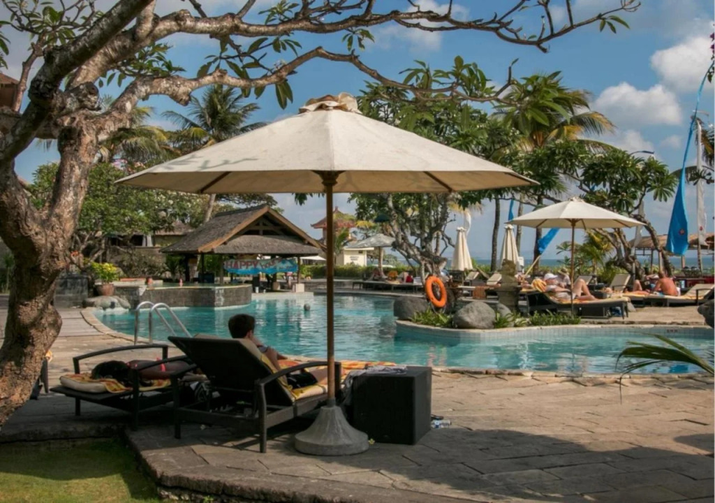 Grand Balisani Suites Hotel