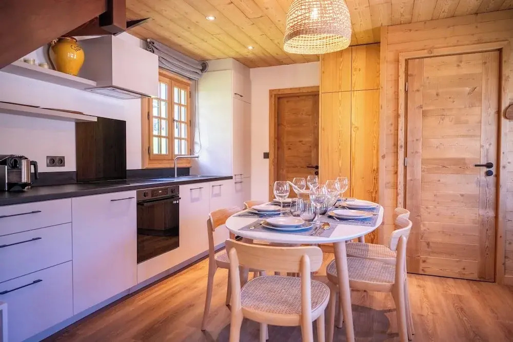 Cozy Chalet 3br/6p With Balcony - Megeve