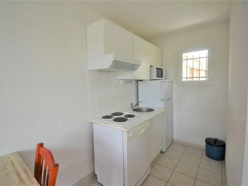 Maison Duplex avec Piscines à Salavas - 6 Personnes, Animaux Admis, Parking, Terrasse et WiFi - FR-1-382-136