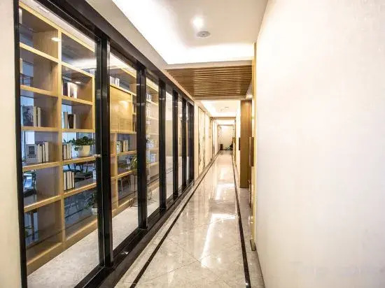 Qingmu Select Hotel (Xuancheng Langxi Jinmao Building)