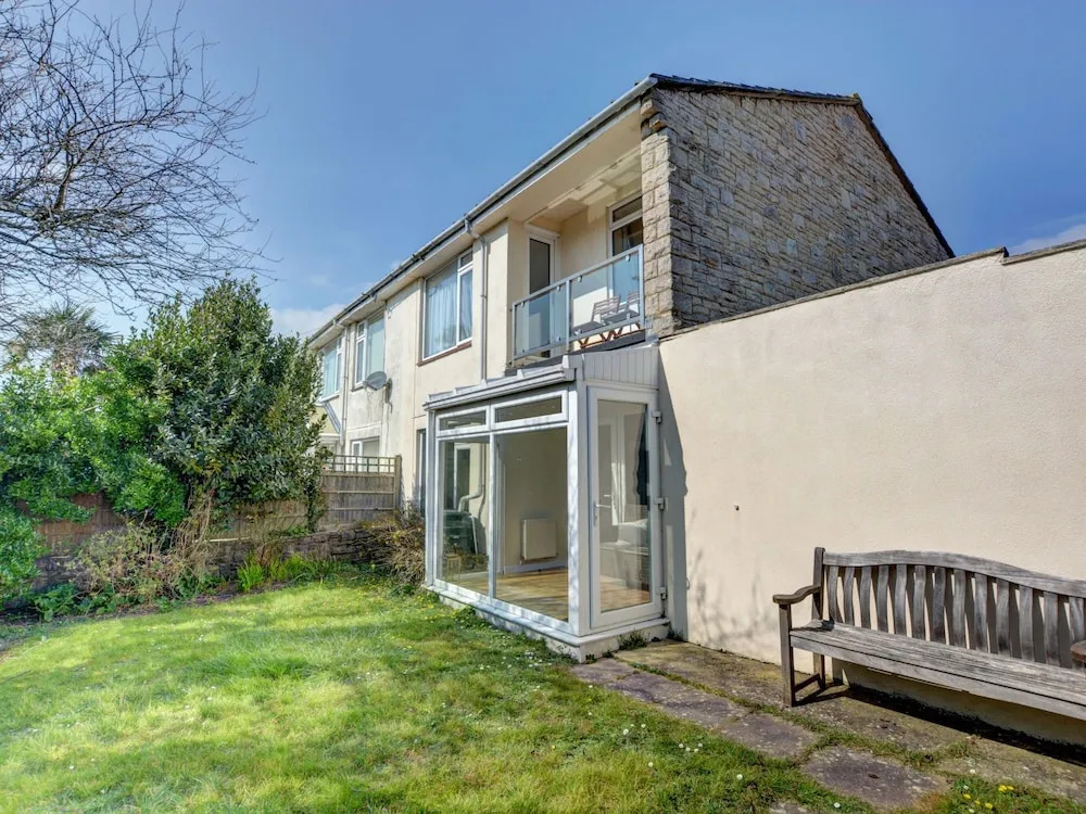 Modish Holiday Home in Swanage With Garden