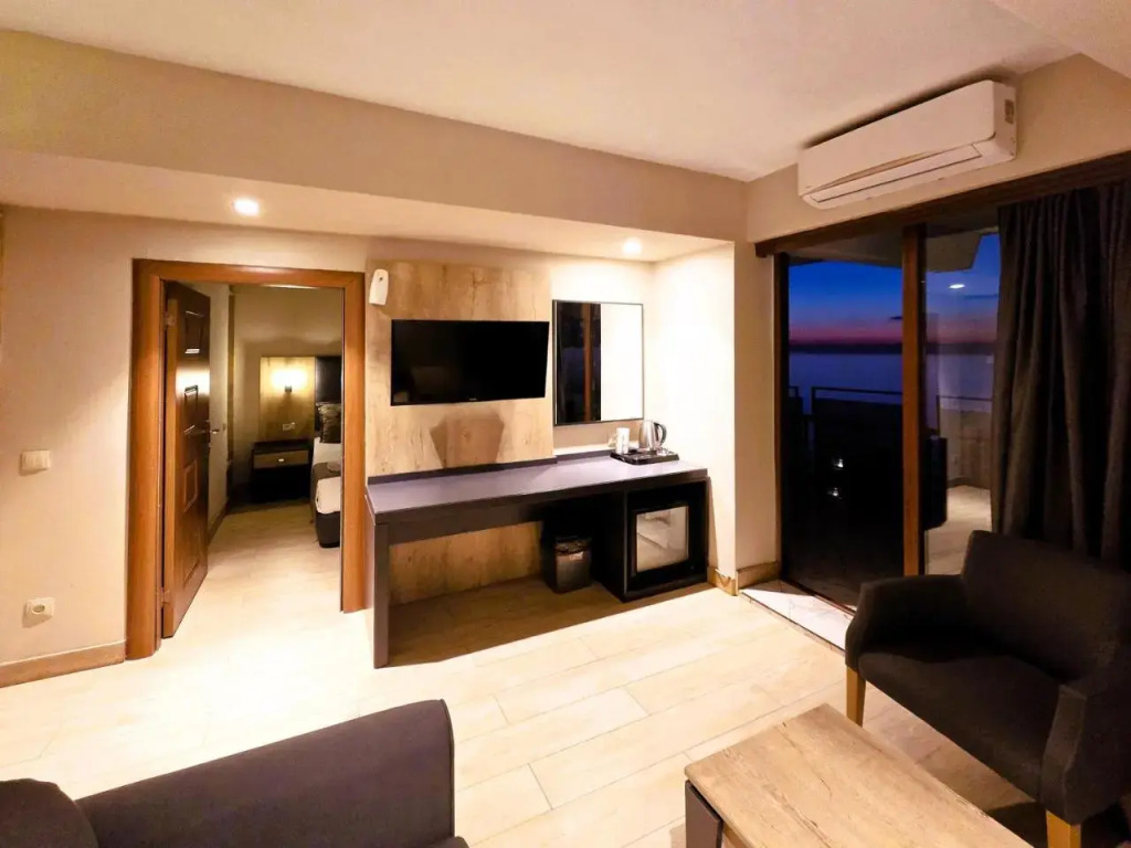 ASHTAL beach HOTEL 17\04