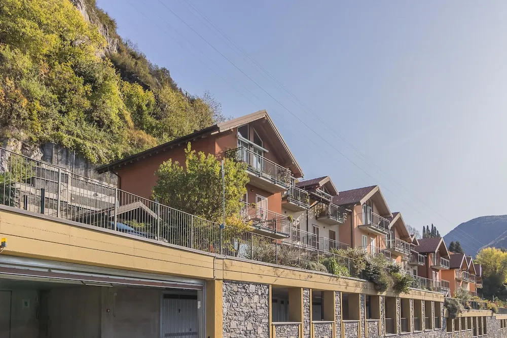 The Patio Over Varenna