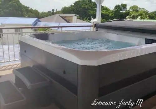 Bungalow Cannelle - Piscine et Jaccuzi