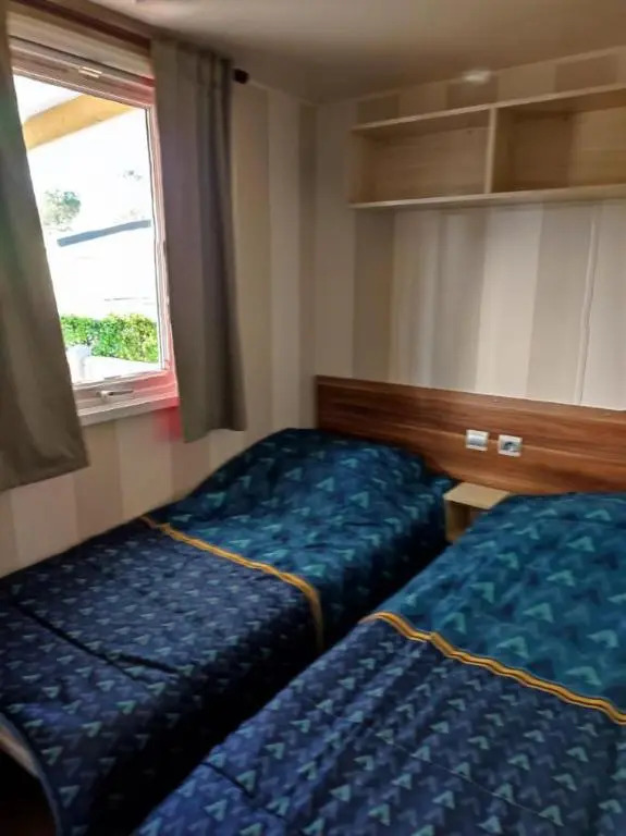 KERLANN 4 ETOILES MOBIL HOME 3 CHS 1 SDB Pont aven