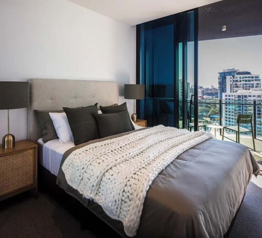Kangaroo Point Apartment by Urban Rest