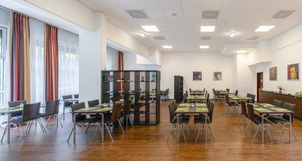 Отель Plaza Inn Amedia Wien
