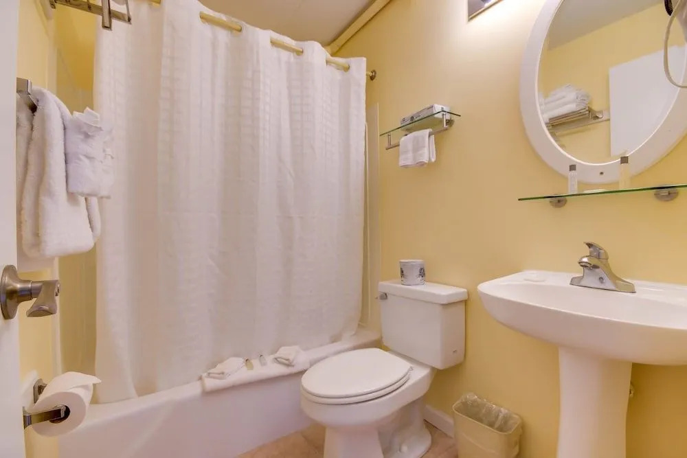 Casablanca Oceanside Inn