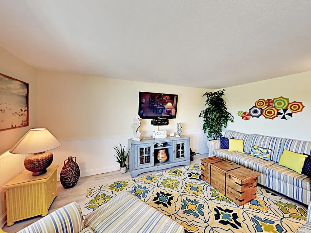 19610 Gulf Blvd Condo Unit 203 2 Bedrooms 2 Bathrooms Condo