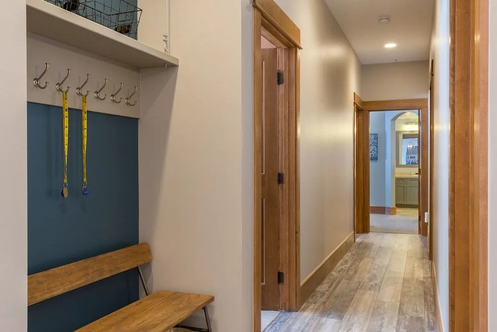 Lone Eagle #3050 - 4 Br Condo