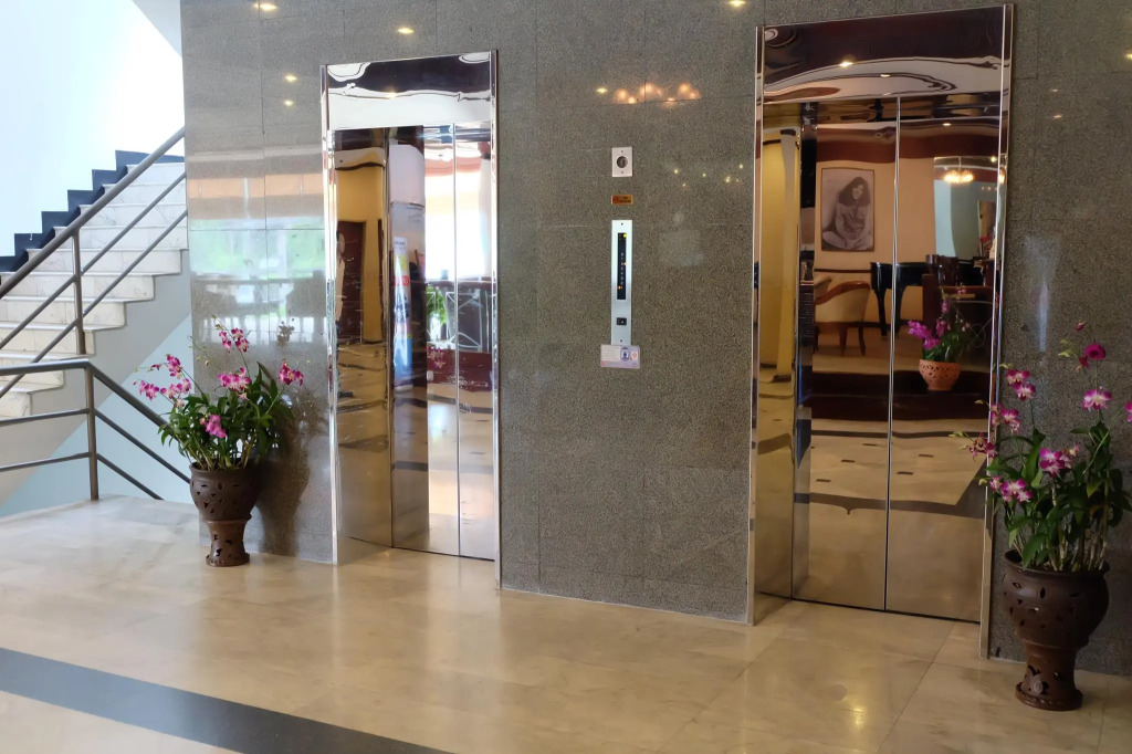 Tarin Hotel