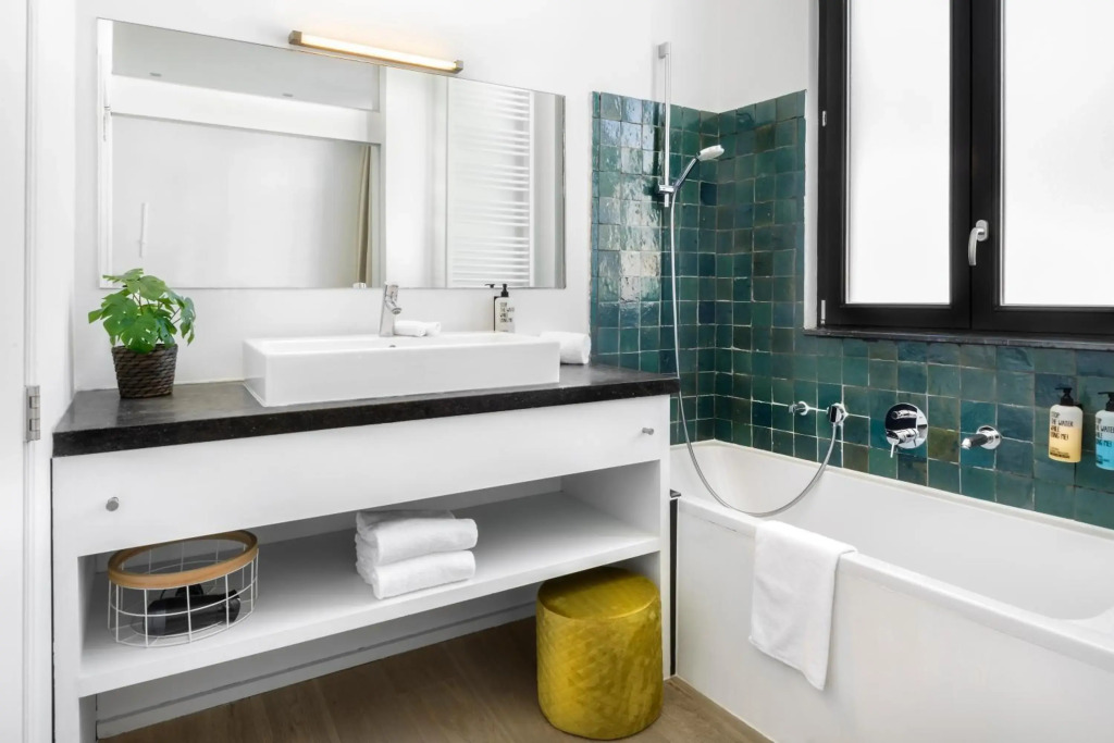 Mellow guesthouse - spacious home for 10 in the city center