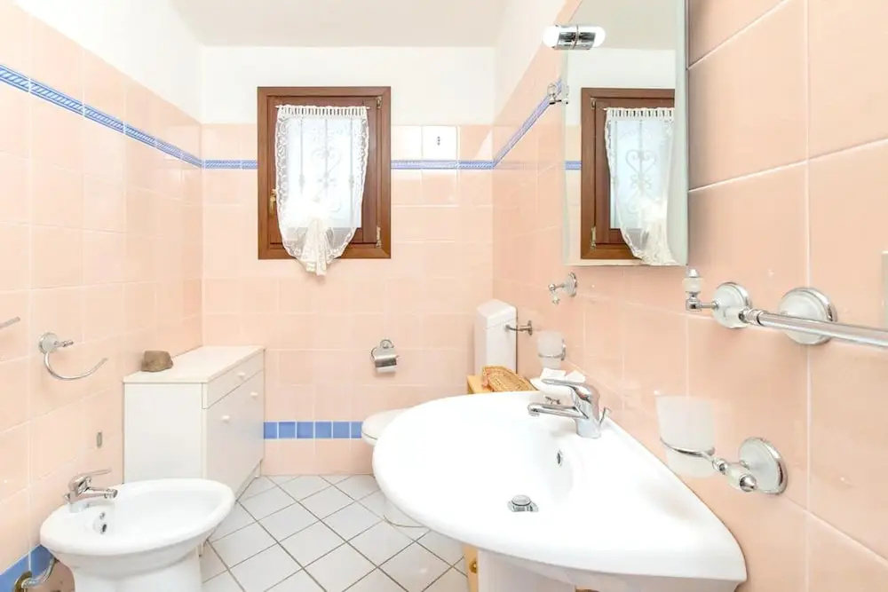 House with 4 Bedrooms in San Teodoro, with Wonderful Sea View And Furnished Garden - 250 M From the Beach