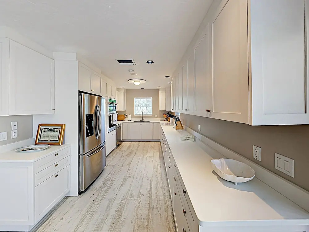 584 Marathon - 3 Br Home