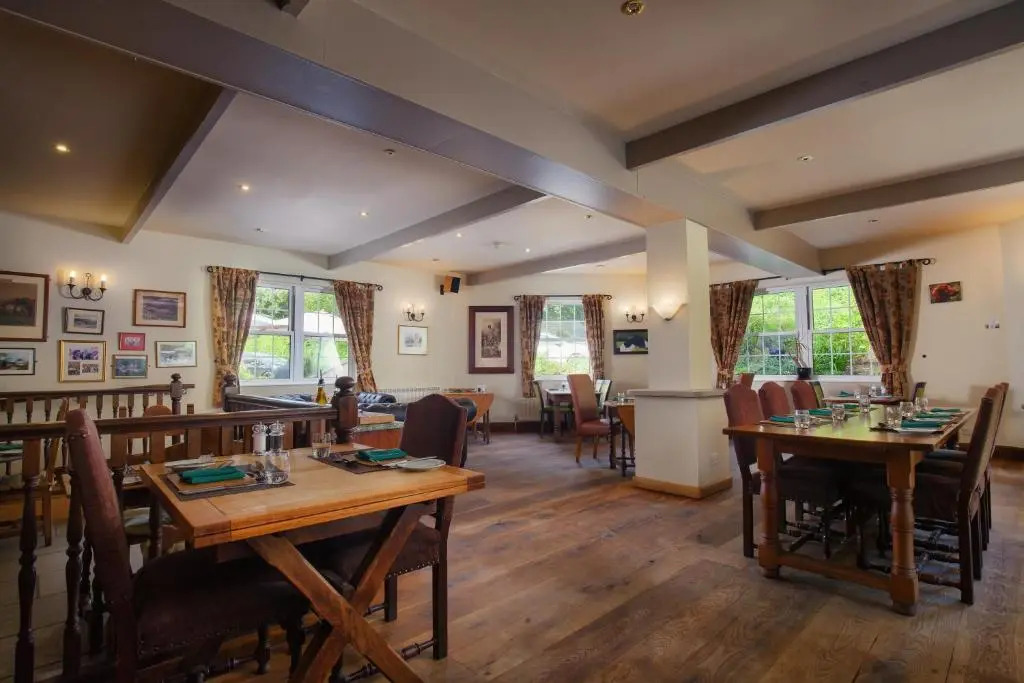 Fox & Hounds Country Hotel