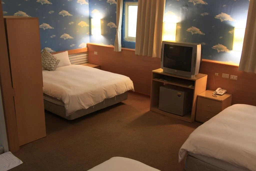 Manbo Holiday Hotel