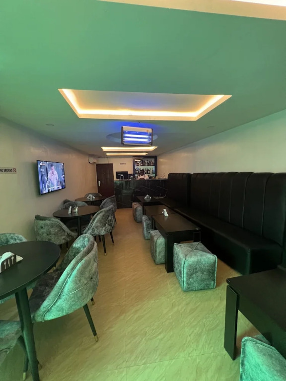 Thapunchline Apartments & Hotels