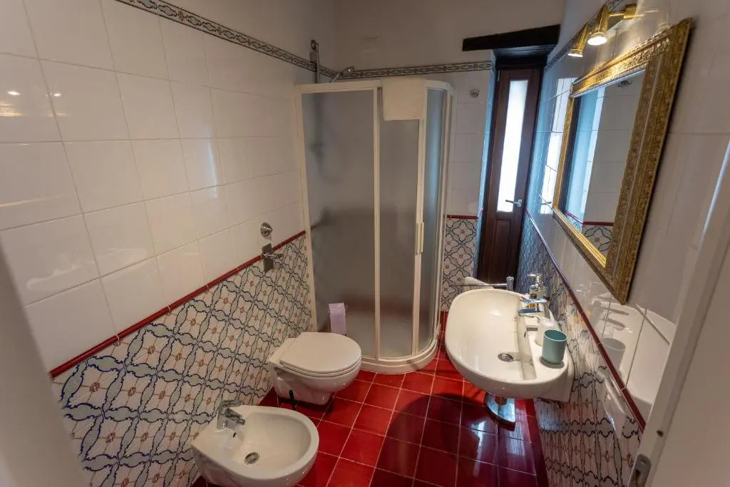 casa 160 mq 3 piani, ristrutturato e terrazza con vista