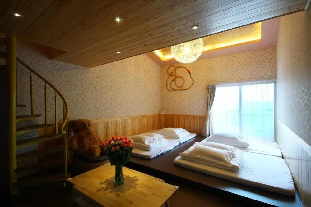 See Railway B&B