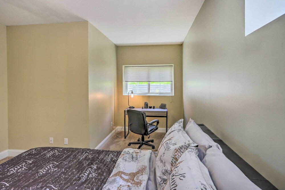 ~ 2 Mi to Downtown - Cozy Cleveland Unit