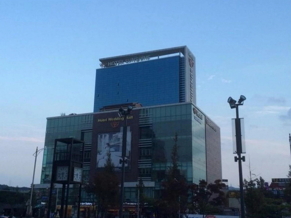 Sunshine Hotel