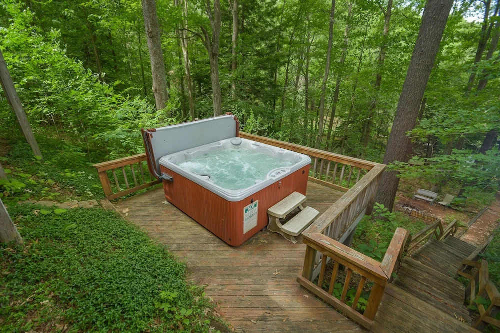 Lake Shore Retreat 5 Bedroom House