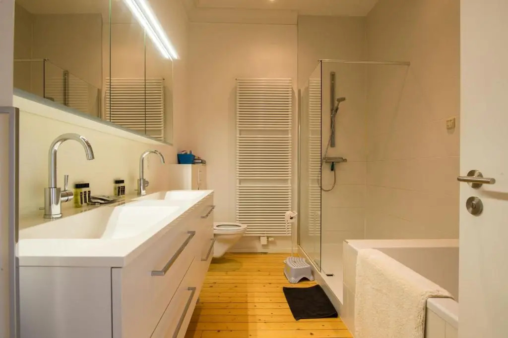 Spacious Belle Epoque House with free parking