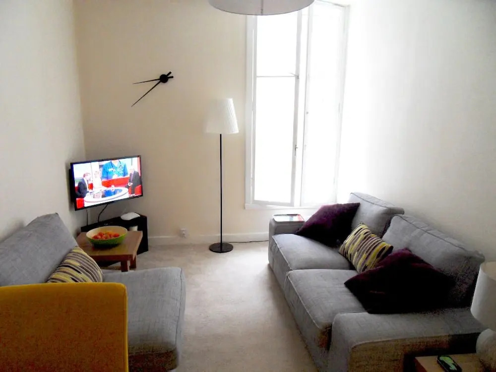 1 bed flat off Royal Mile