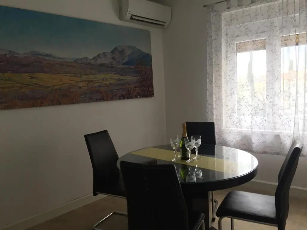 Apartment Stipe