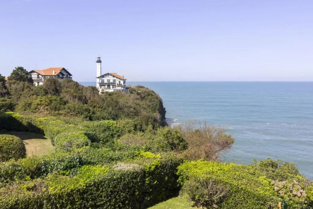 Bright T2 with balcony and sea view in Biarritz