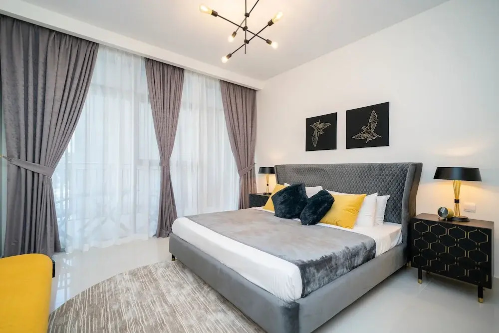 HiGuests - Boulevard Crescent Tower 2