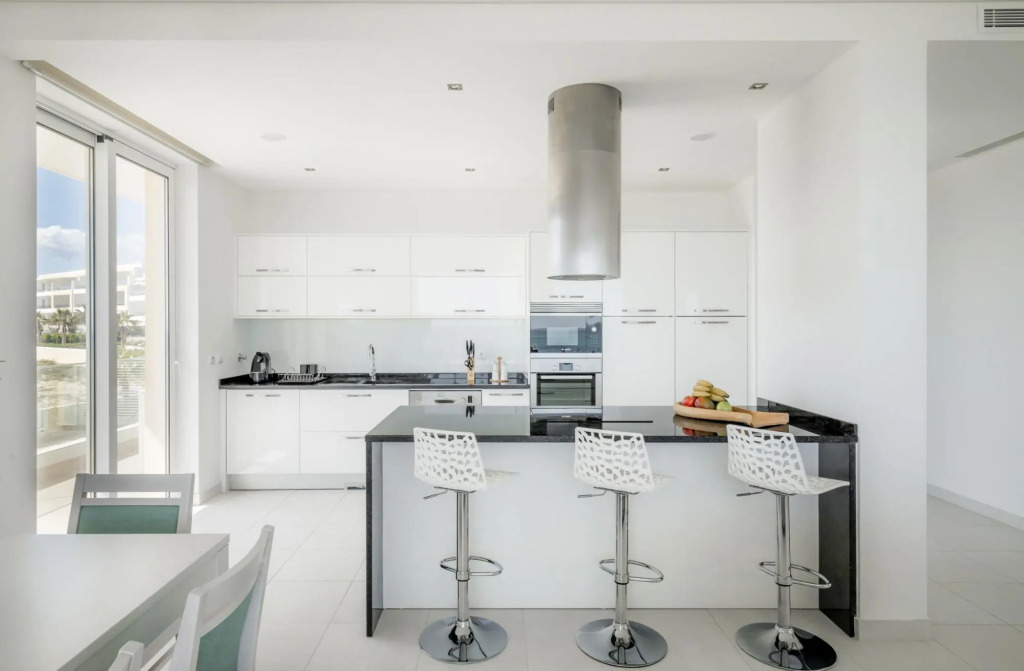 5 Beach View Apartment in Porto de Mos 150 metres from the beach!