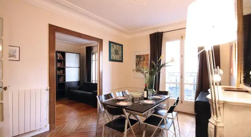 Descartes Apartment