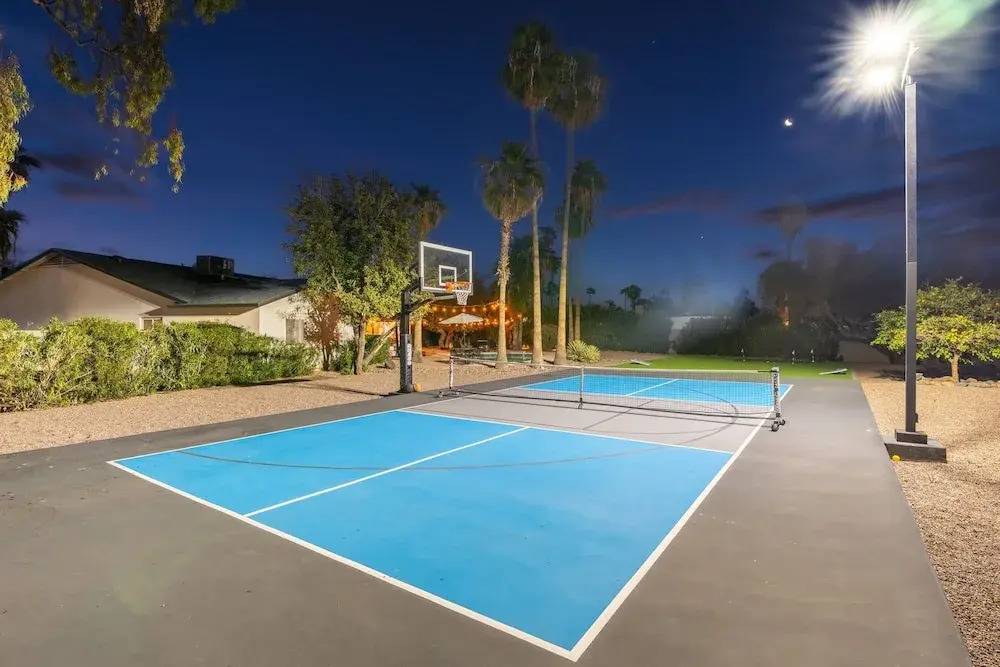 Pickle Putt Retreat Pool Pickleball Putt Grn