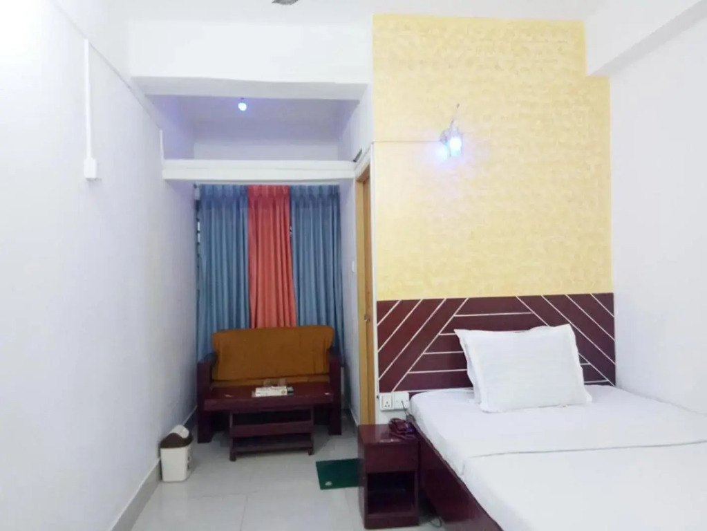 Shopnonir Hotel & Restaurant
