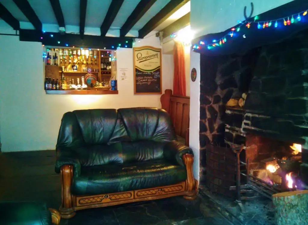 Pen-Y-Bont Hotel