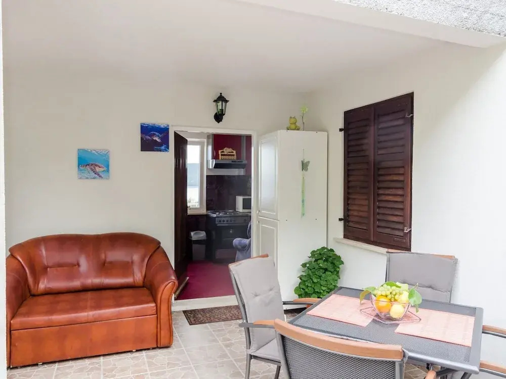Apartment Giovani - Two Bedroom Apartment With Balcony and Sea View
