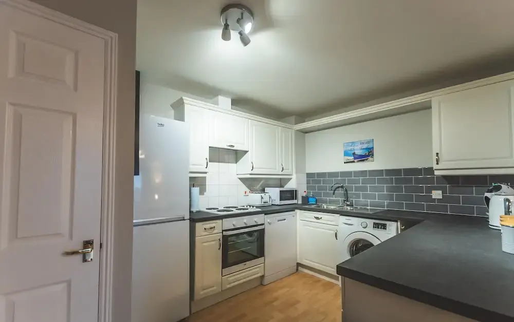 Vespasian Quay - Balcony overlooking the River Itchen - Secure & private parking
