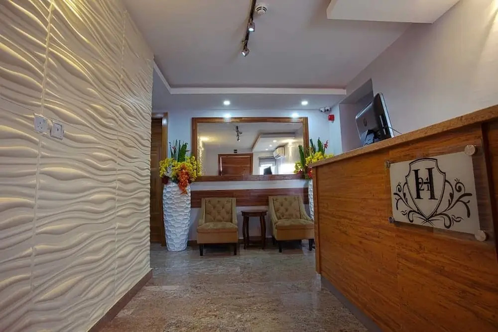 H21 Apartments & Lounge
