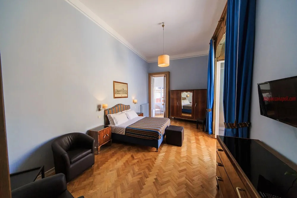 Spaccanapoli Comfort Suites
